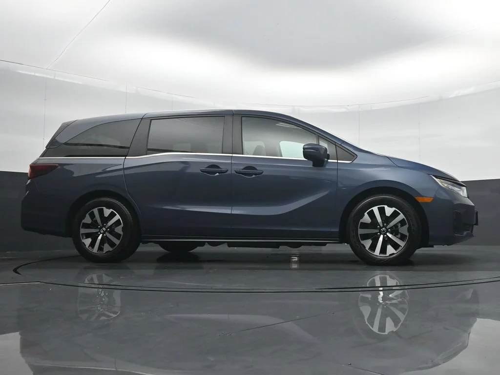 Used 2025 Black Honda EX-L image 32