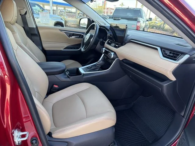 2024 Toyota RAV4 XLE Premium - Photo 28