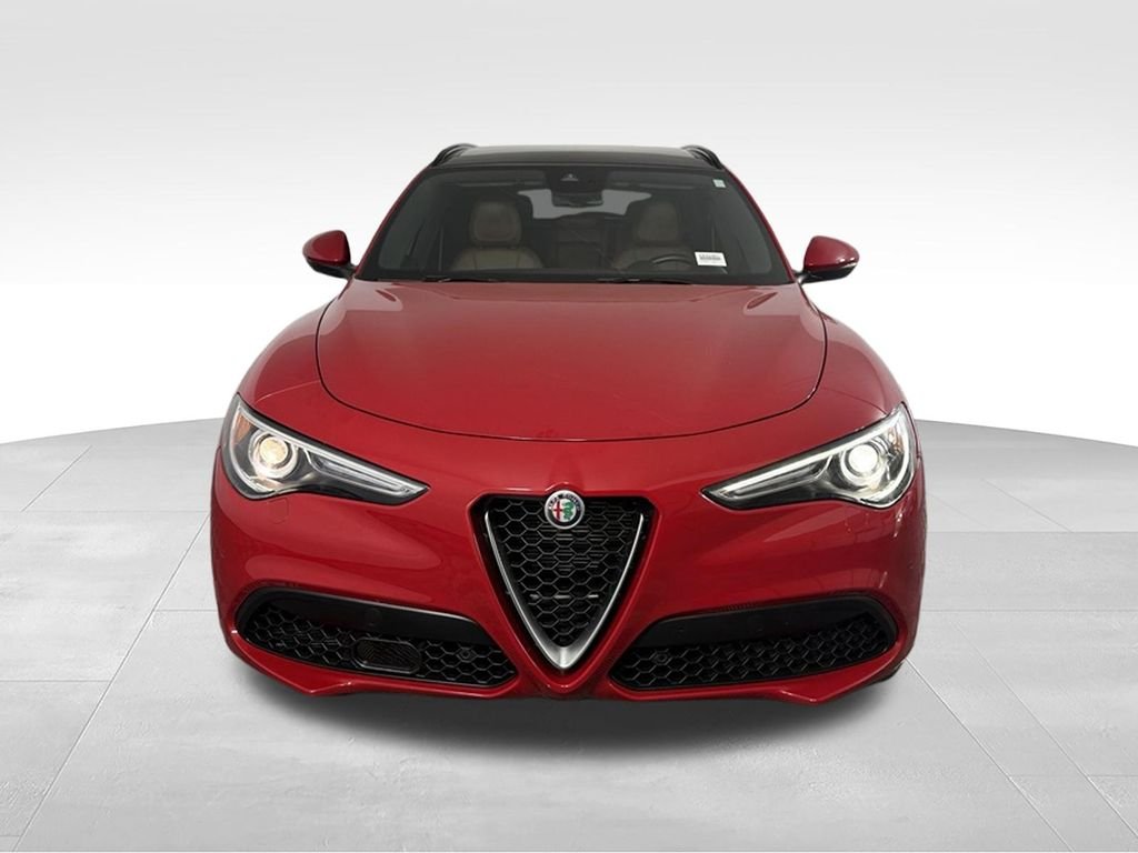 Used 2023 Alfa Rosso Alfa Romeo Ti image 3