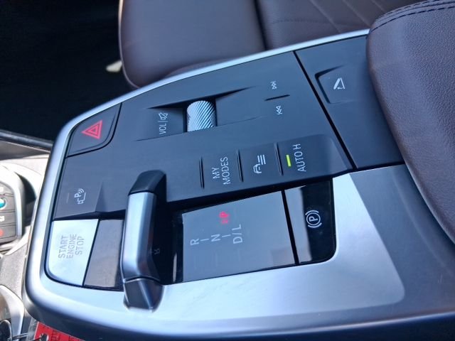 Used 2025 White BMW xDrive28i image 12