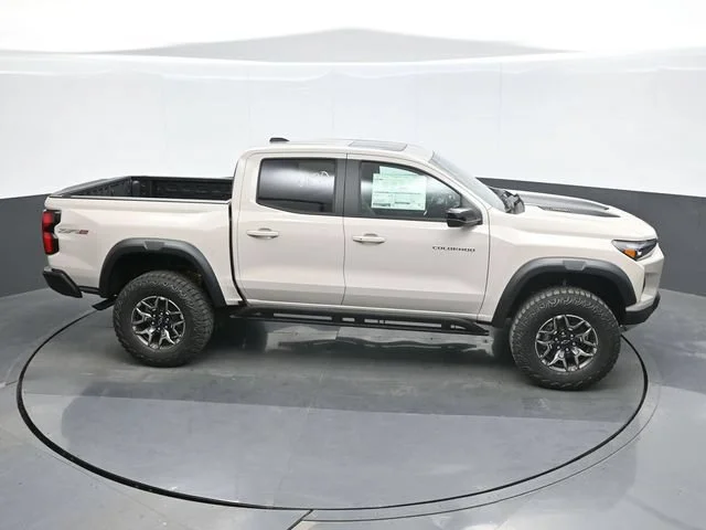 2026 Chevrolet Colorado ZR2 - Photo 16