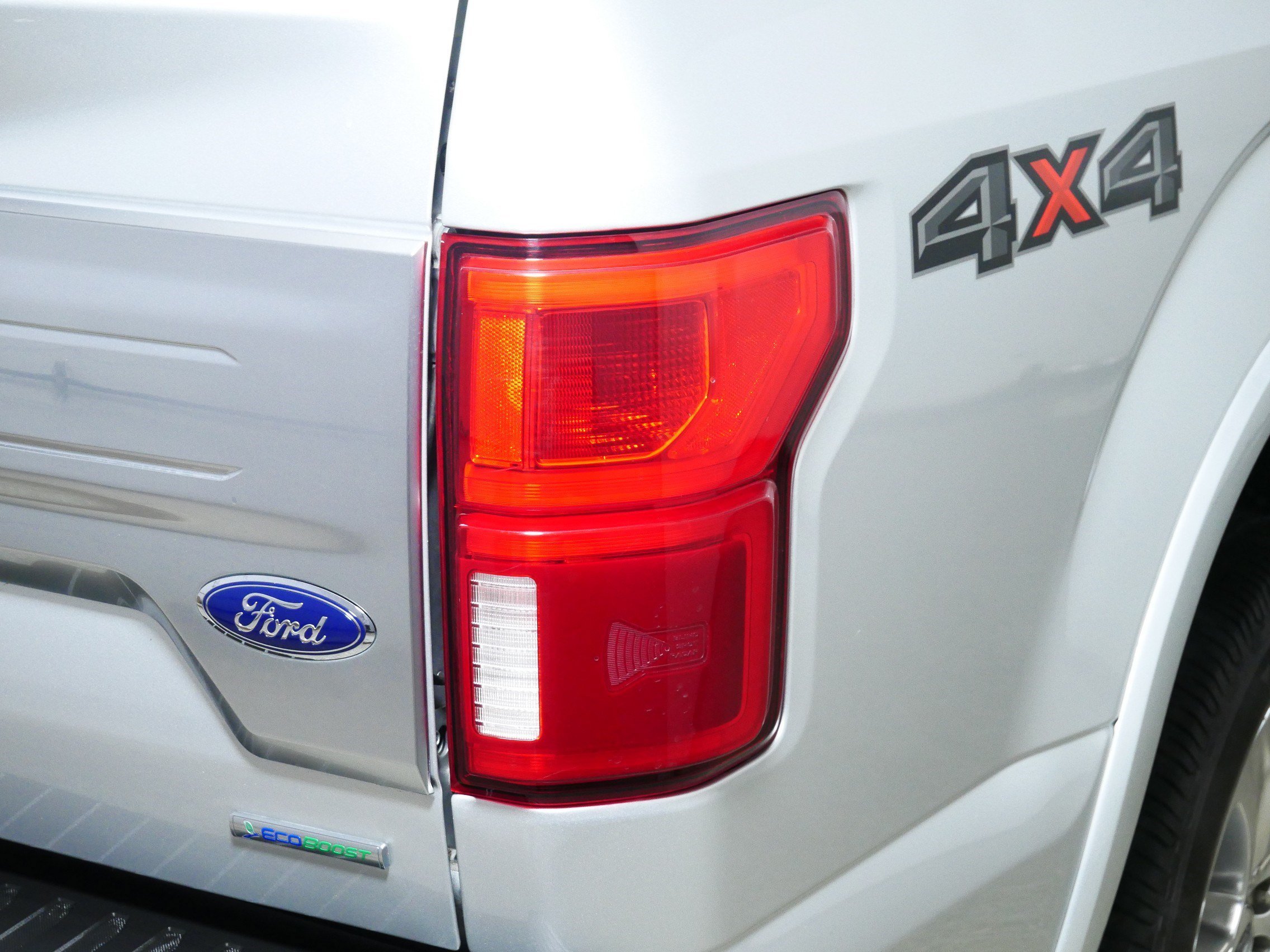 Used 2019 Ingot Silver Metallic Ford Platinum image 17