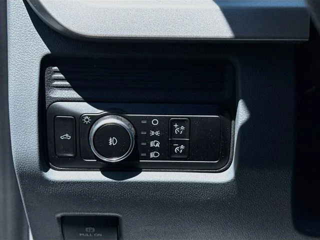 New 2026 Oxford White Ford F-250® XL image 39