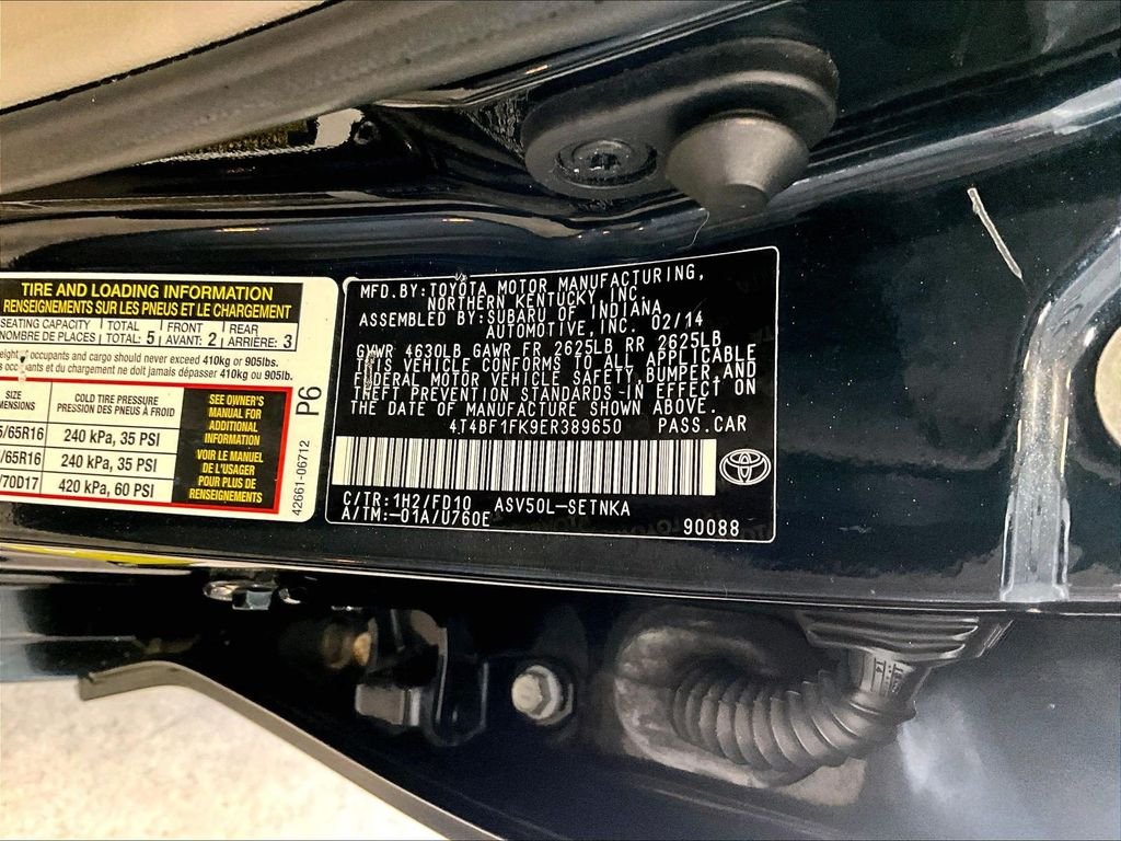 Used 2014 Gray Toyota LE image 36
