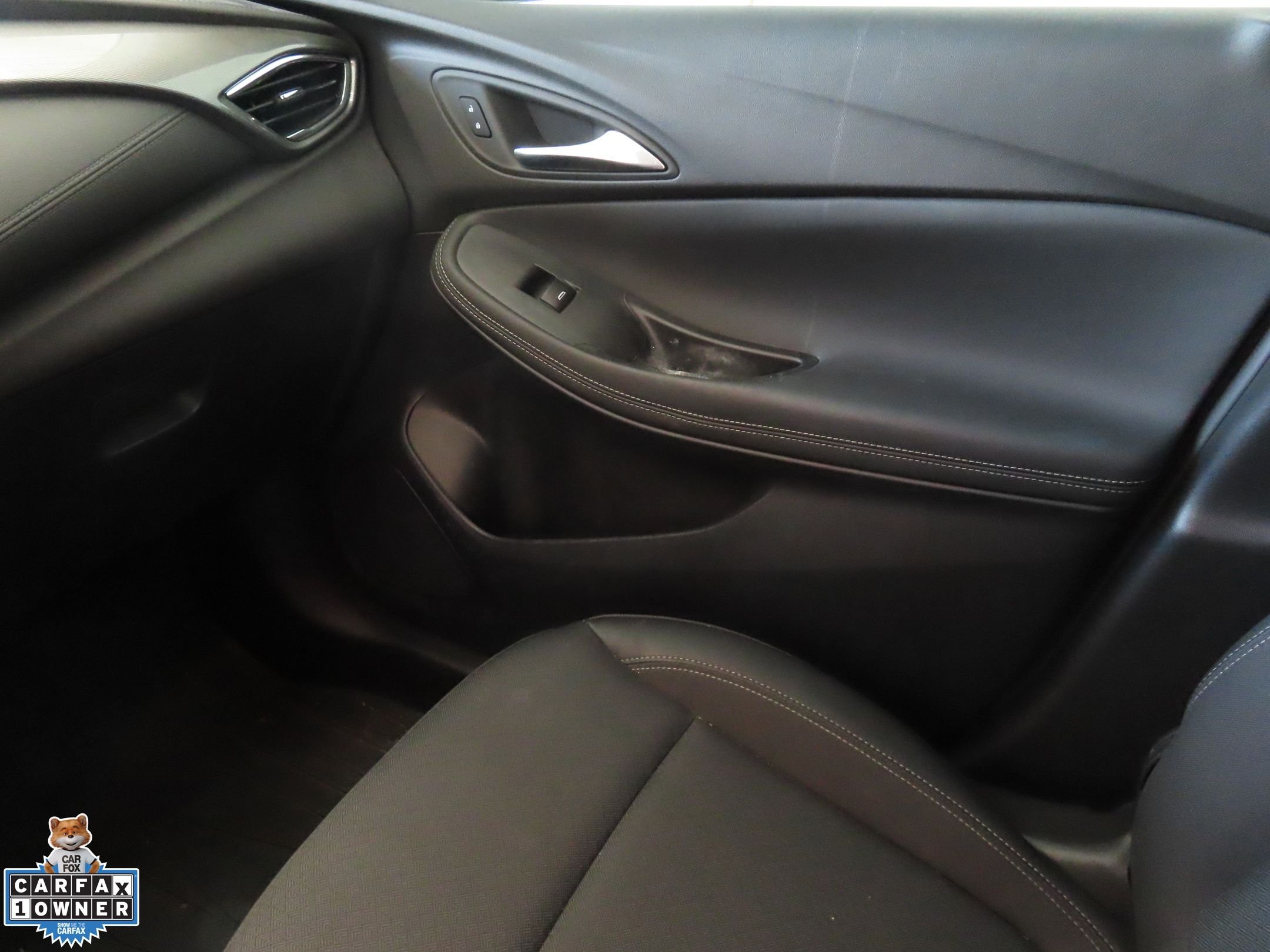 Used 2023 White Buick Select image 19