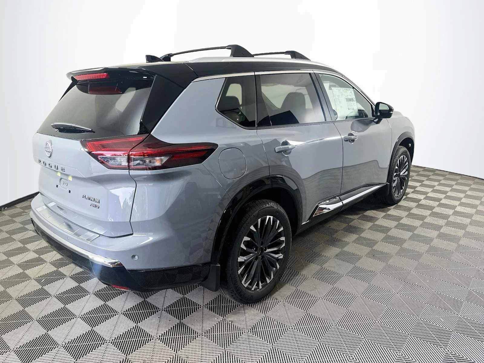 New 2026 Boulder Gray Pearl/Super Black Nissan Platinum image 2