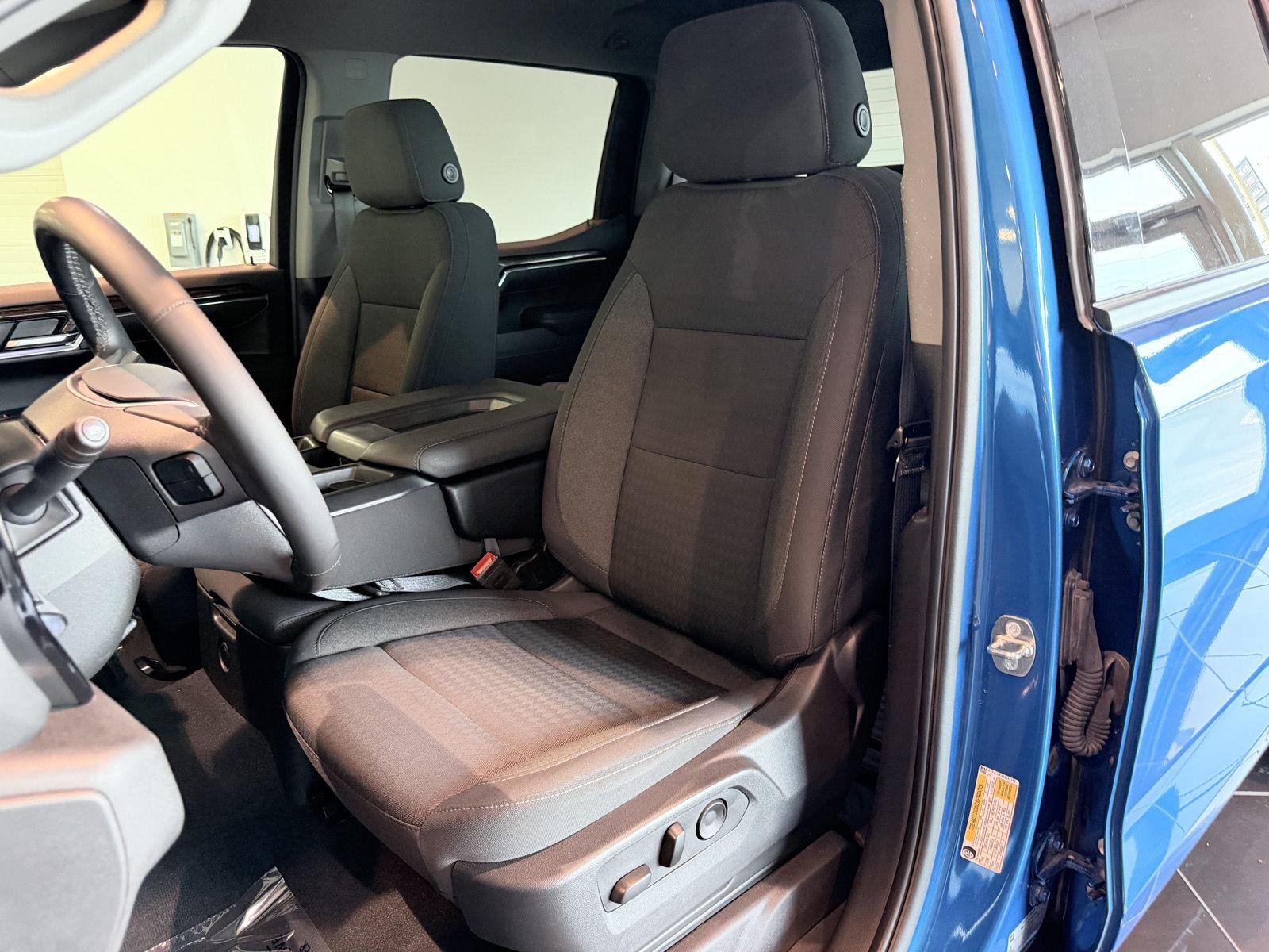 Used 2024 Dynamic Blue Metallic GMC Elevation image 35