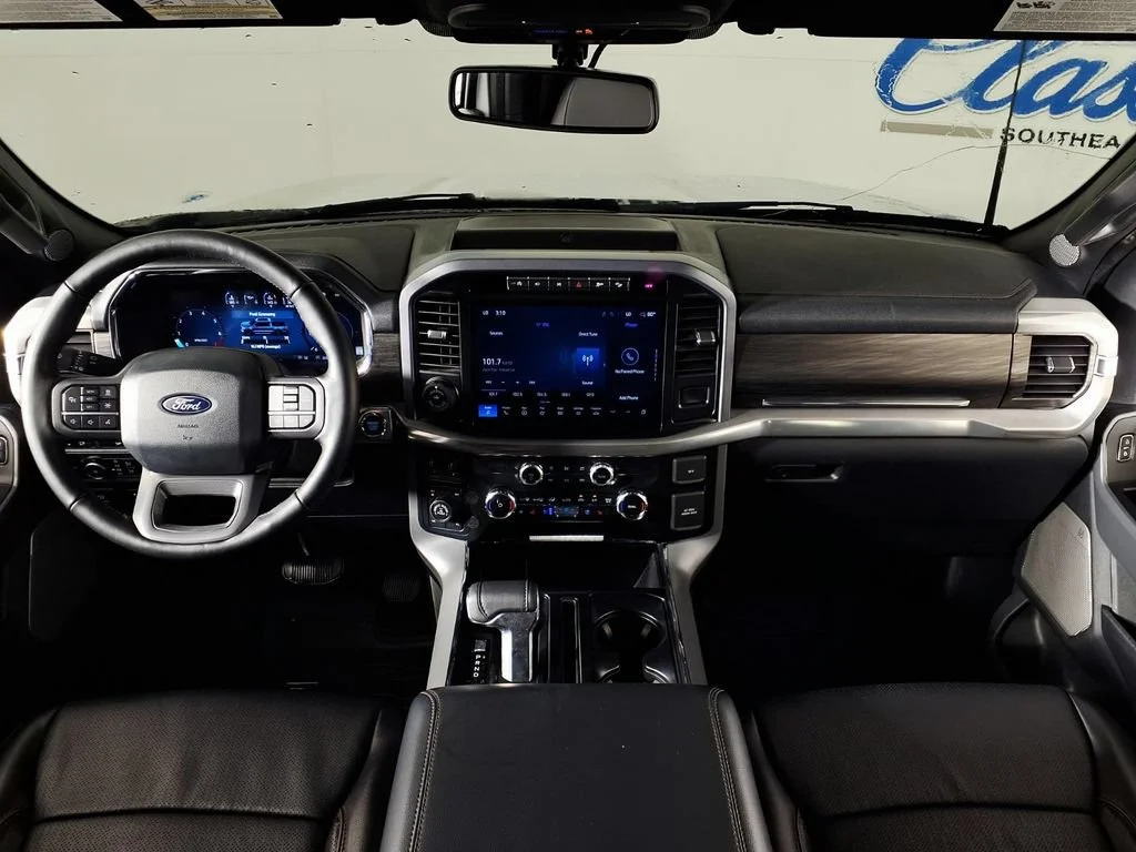 Used 2024 Oxford White Ford LARIAT image 11