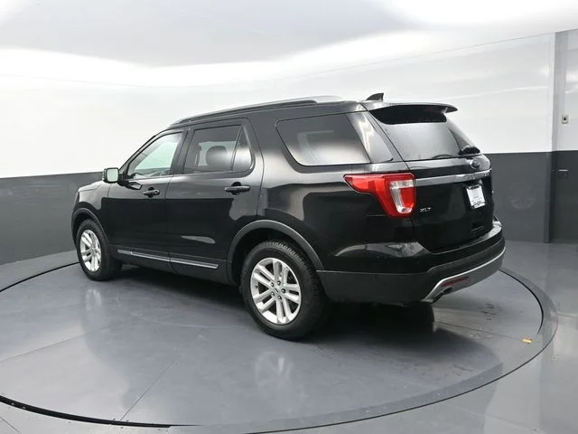 Used 2017 Black Ford XLT image 8