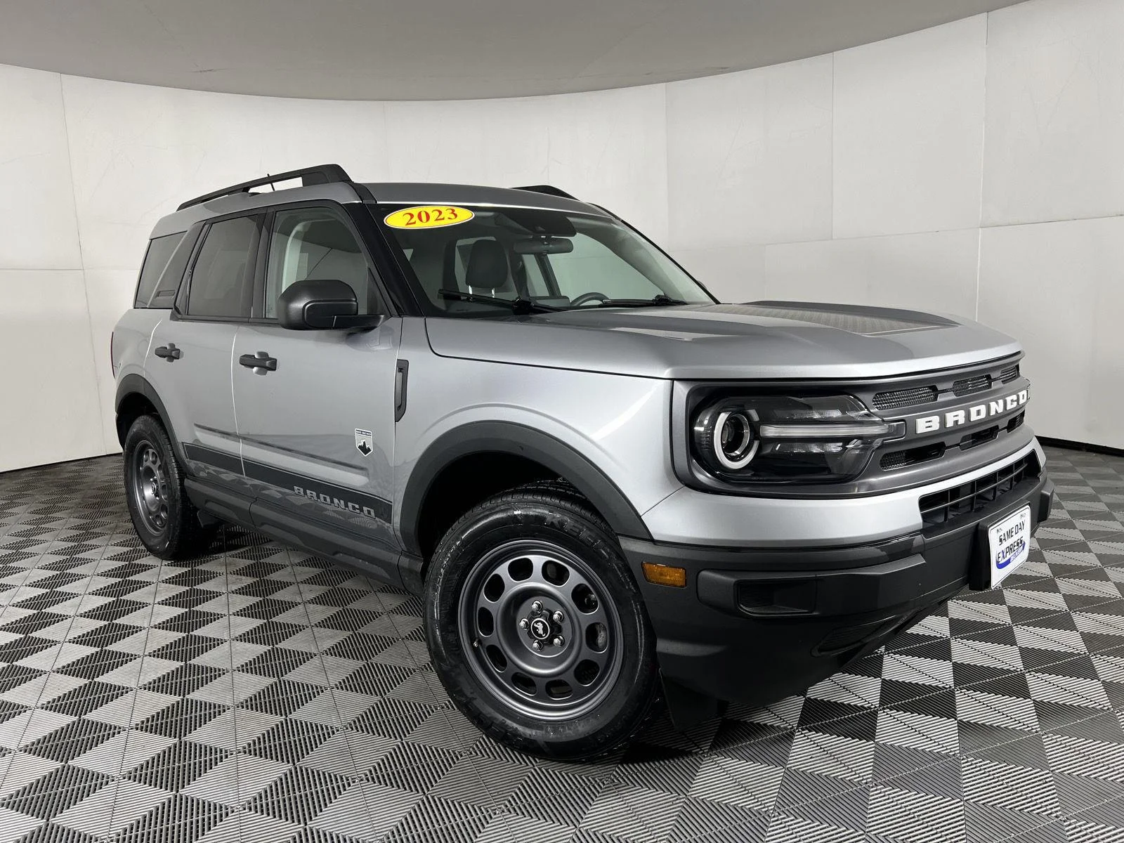 Used 2023 Iconic Silver Ford Big Bend image 3