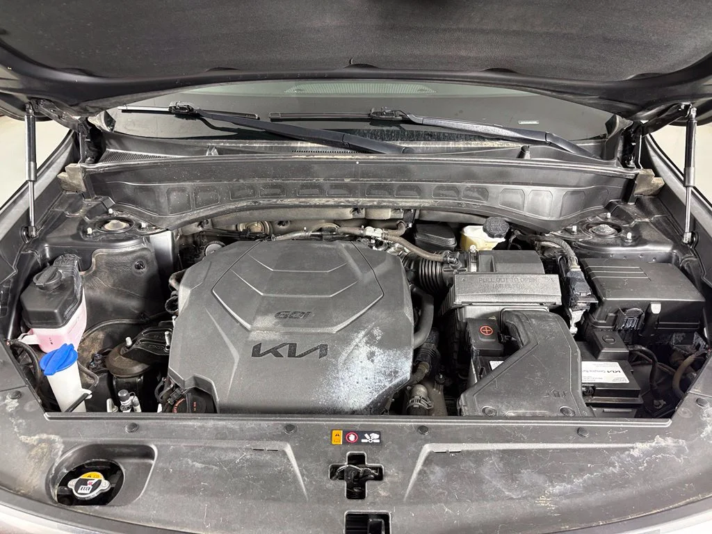 Used 2022 Black Kia S image 46