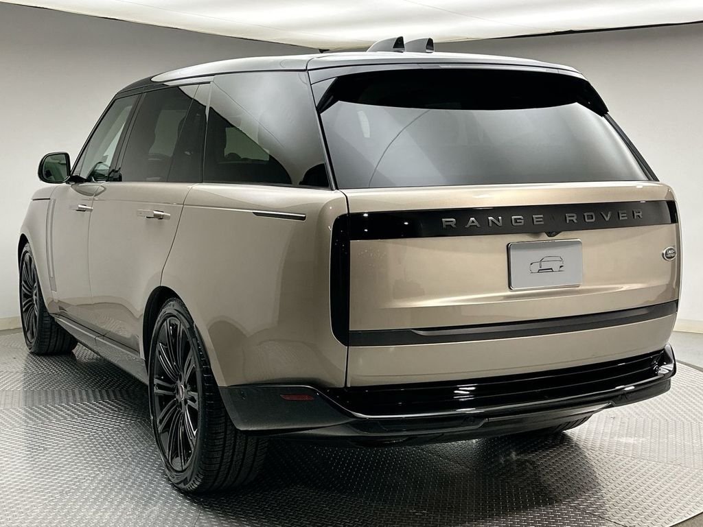 Used 2023 Batumi Gold Premium Metallic Land Rover SE image 11