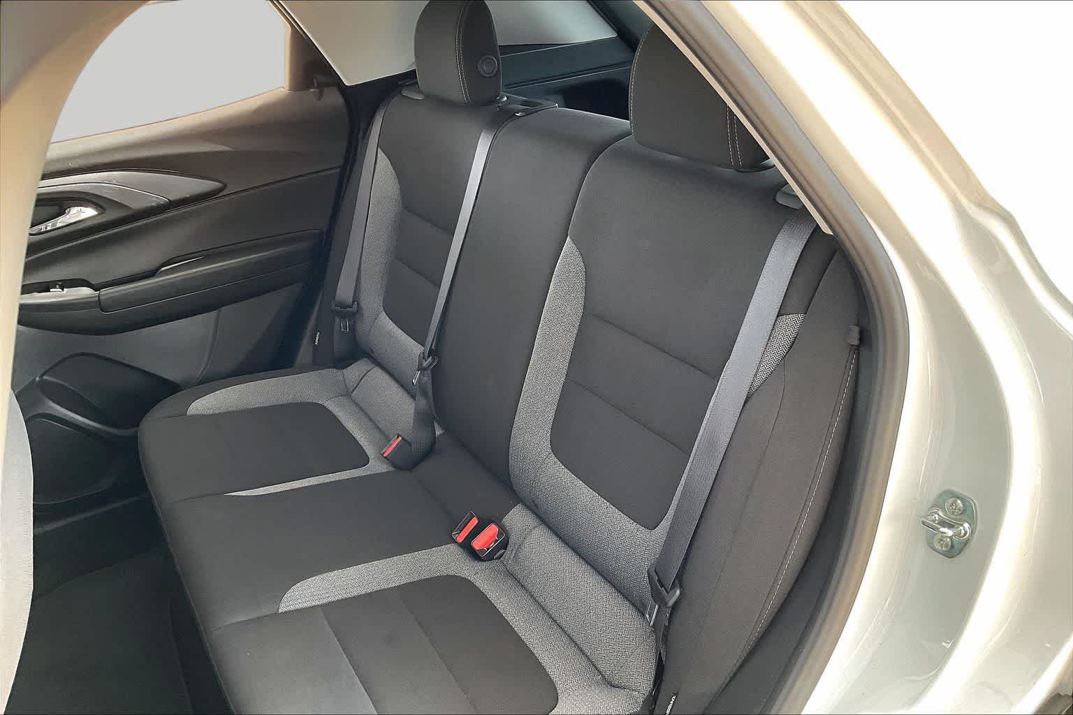 Used 2025 Summit White Chevrolet LS image 19