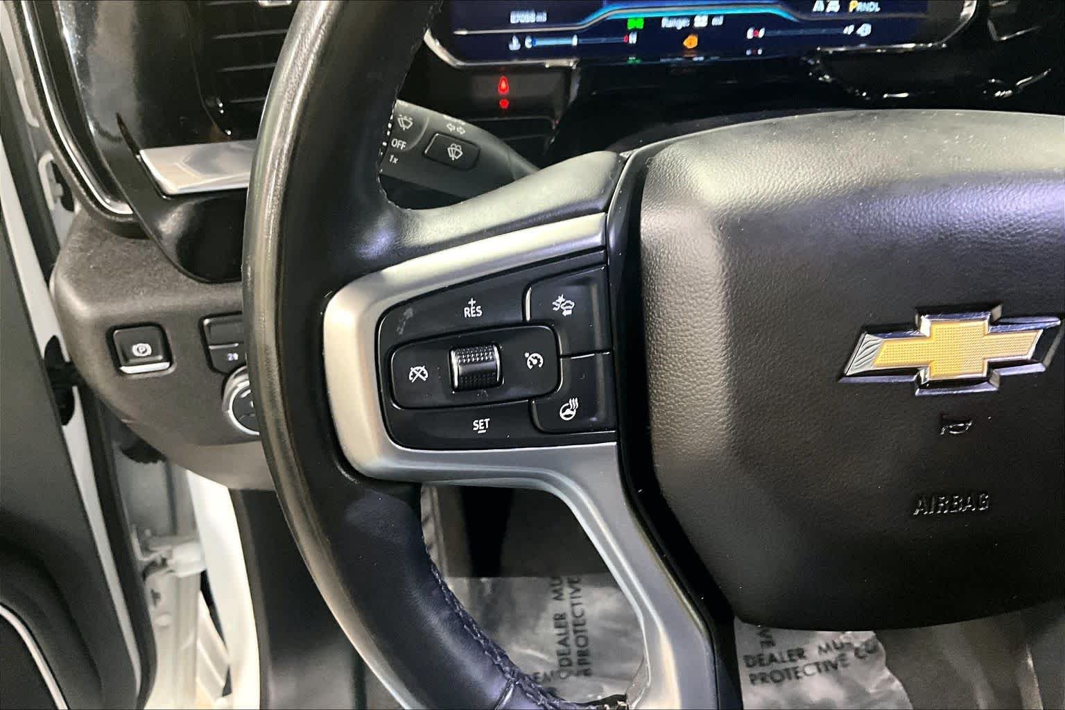 Used 2025 Summit White Chevrolet LT image 24