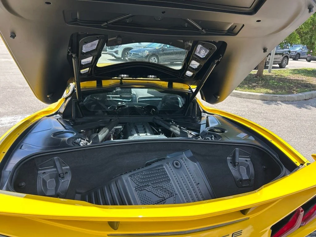 Used 2025 Yellow Chevrolet Stingray image 33