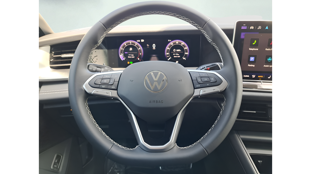 2025 Volkswagen Tiguan SE - Photo 19