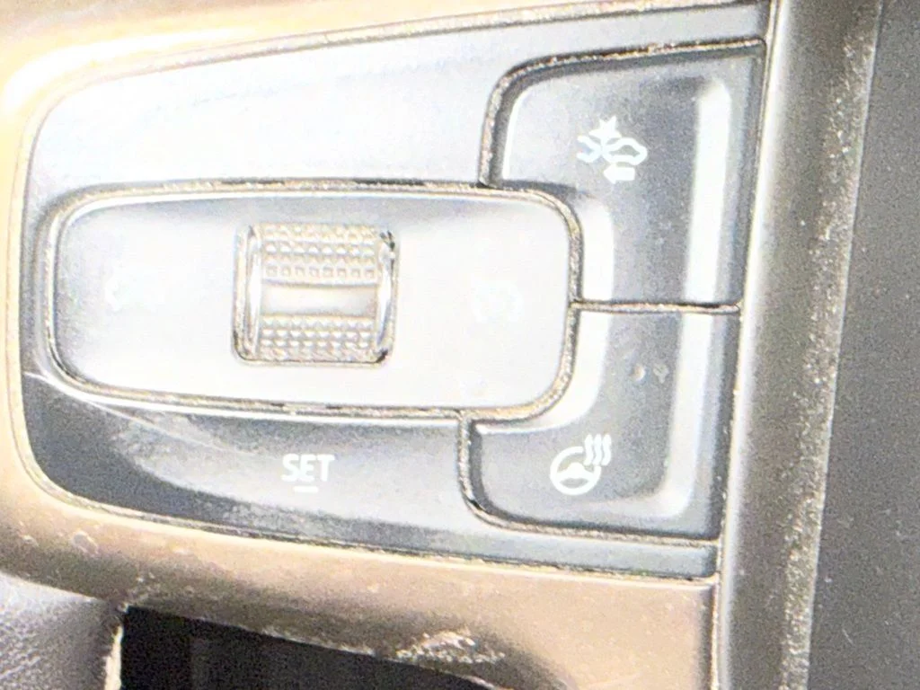 Used 2020 Iridescent Pearl Tricoat Chevrolet High Country image 20