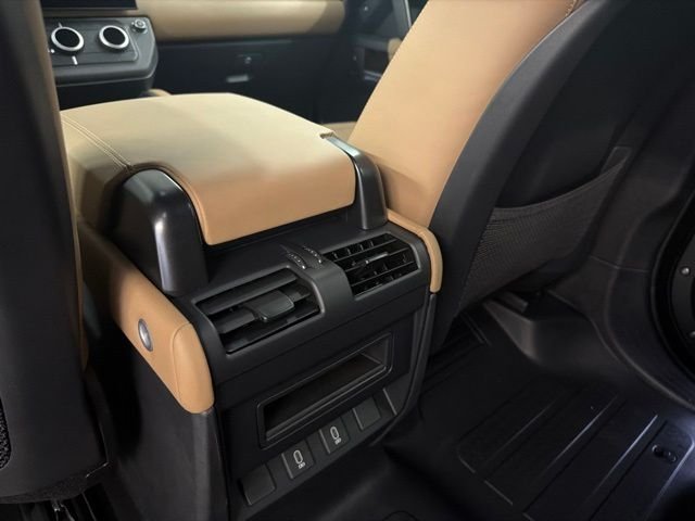 New 2026 Santorini Black Land Rover X-Dynamic SE image 16