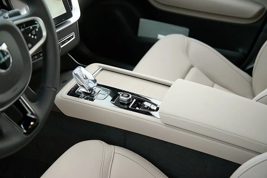 2026 Volvo XC90 Plus - Photo 15