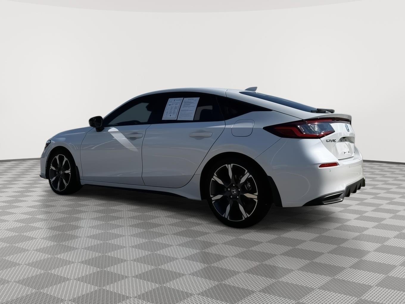 Used 2025 Platinum White Pearl Honda Sport Touring image 4