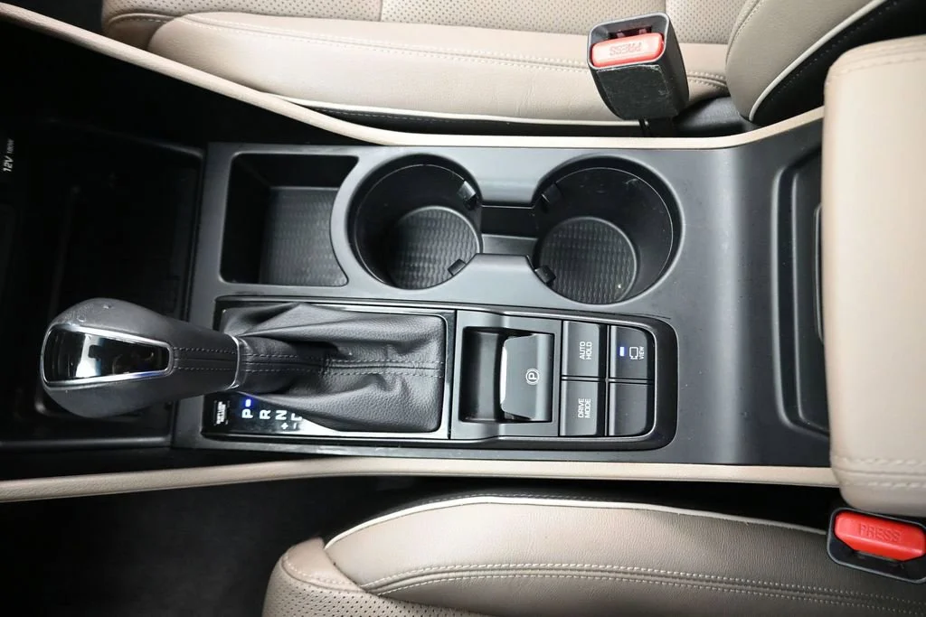 Used 2019 White Hyundai Ultimate image 24