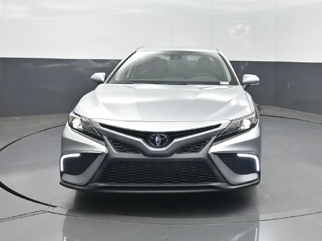 Used 2022 Silver Toyota SE image 35