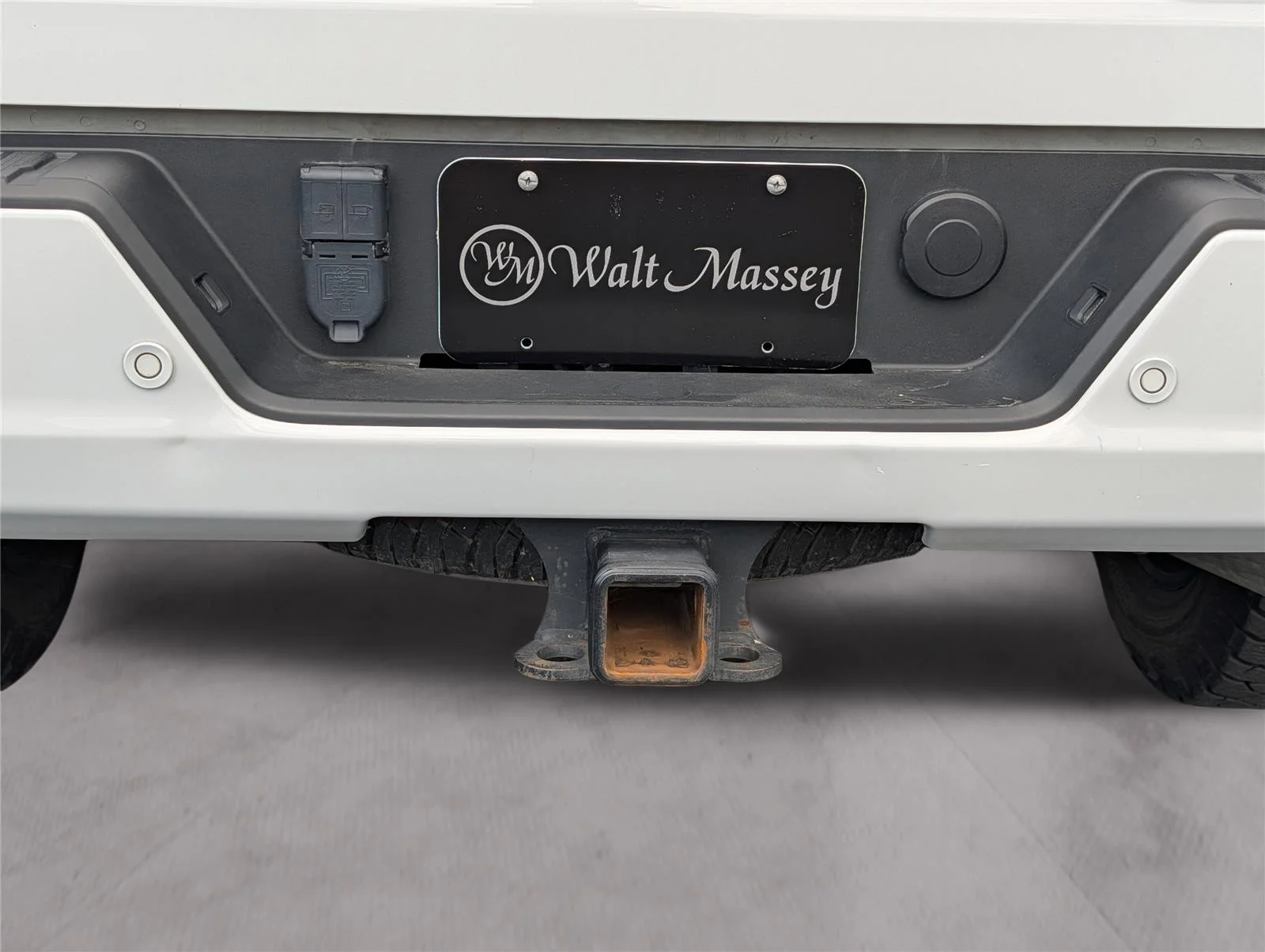 Used 2024 Summit White GMC AT4 image 40