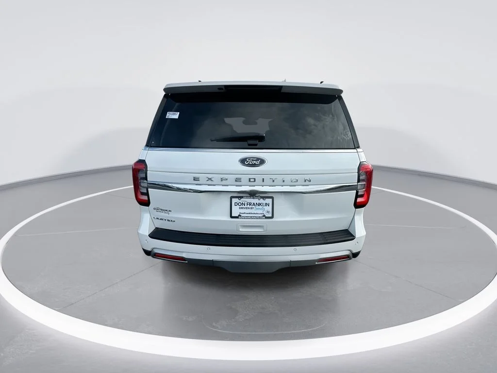 Used 2023 White Ford Limited image 7