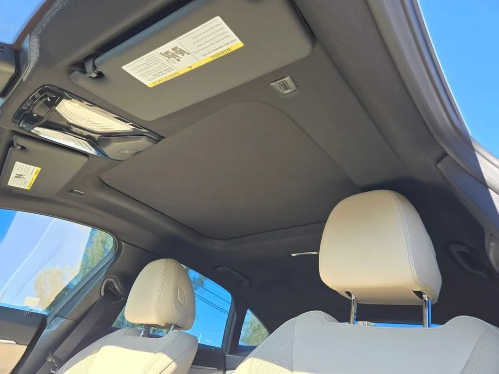 Used 2023 Mineral White Met BMW eDrive35 image 11