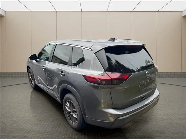 Used 2024 Gray Nissan S image 18
