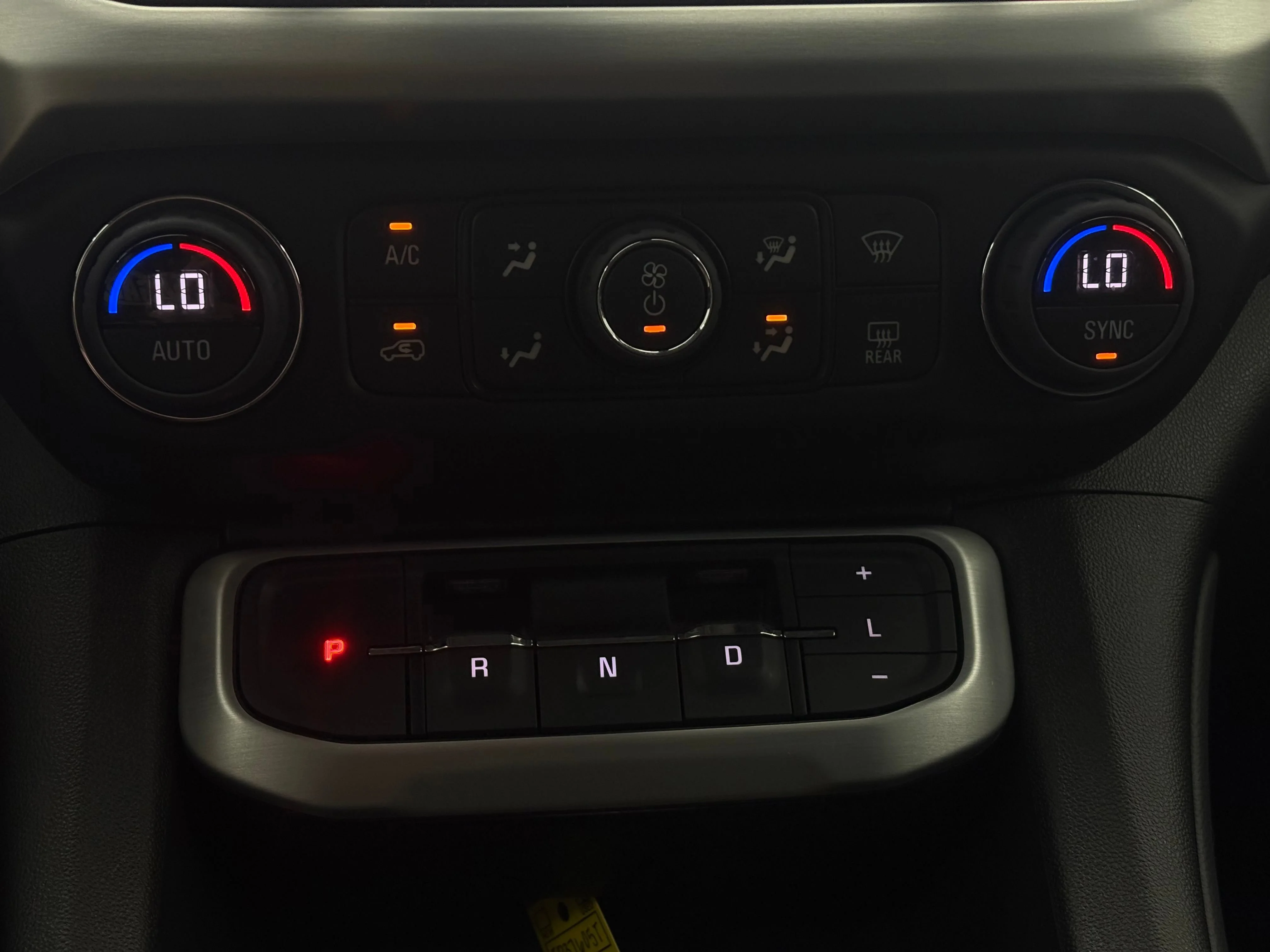 Used 2023 Summit White GMC SLE image 24