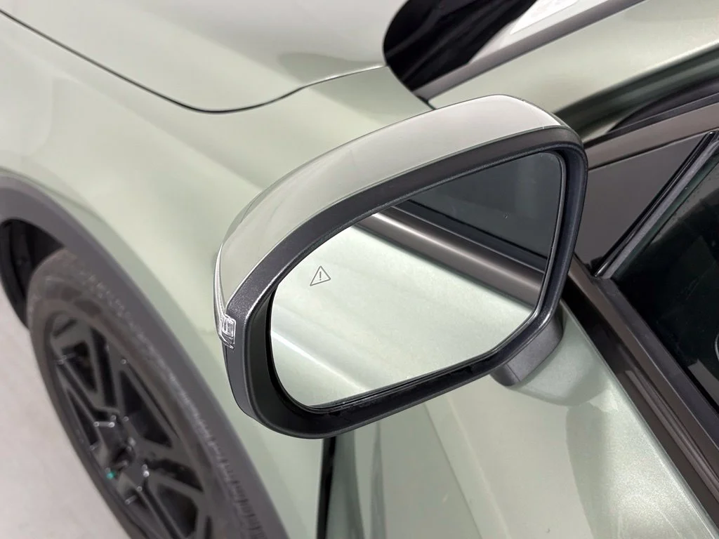 Used 2024 Green Kia EX X-Line image 12