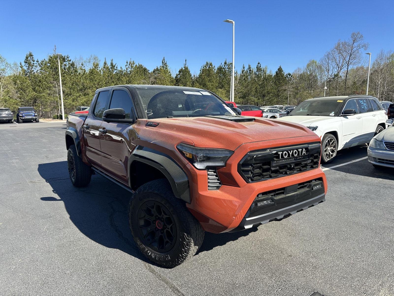 2025 Toyota RAV4 XSE - Photo 45