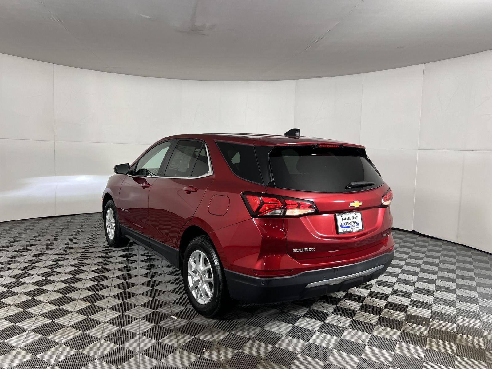 Used 2024 Radiant Red Tintcoat Chevrolet LT image 27