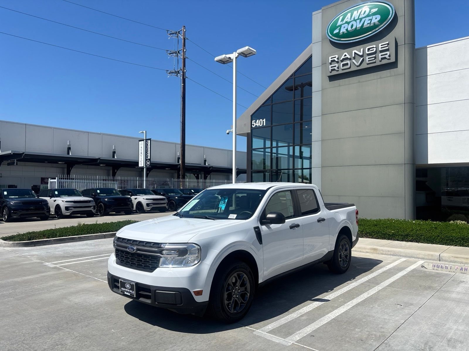 Used 2024 Oxford White Ford XLT image 1