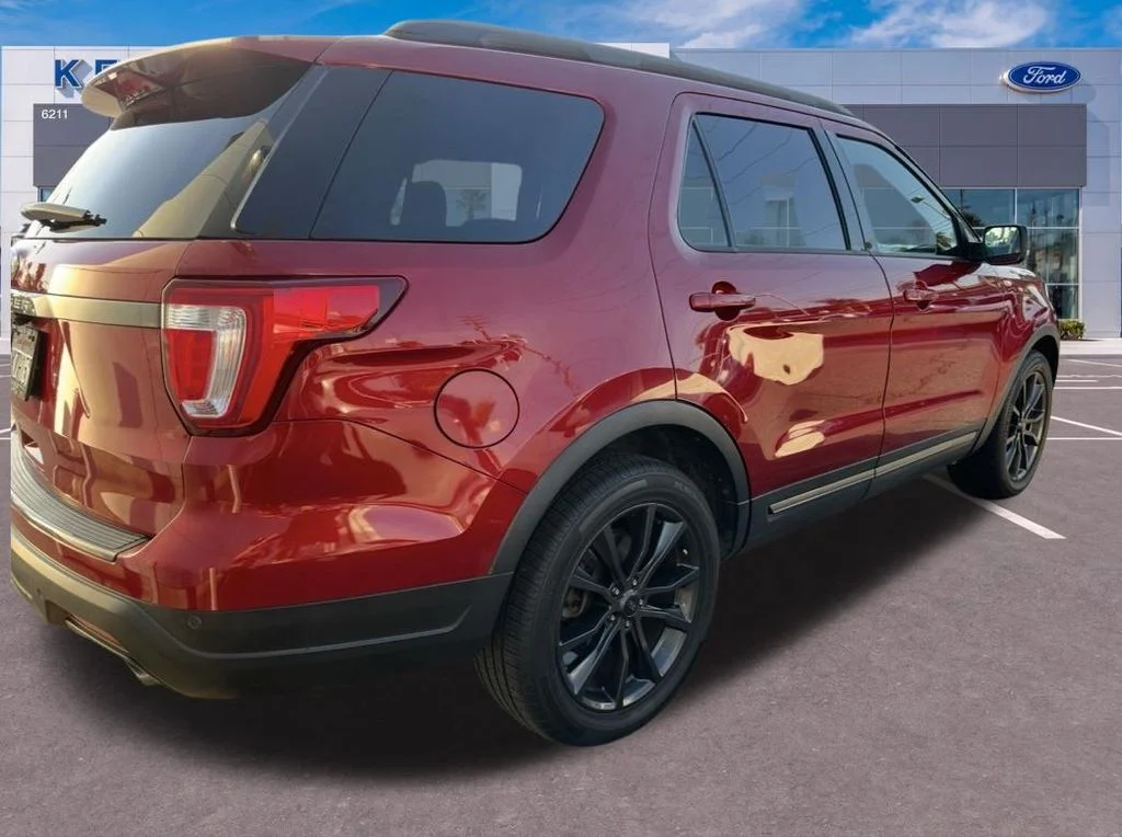 Used 2019 Red Ford XLT image 8