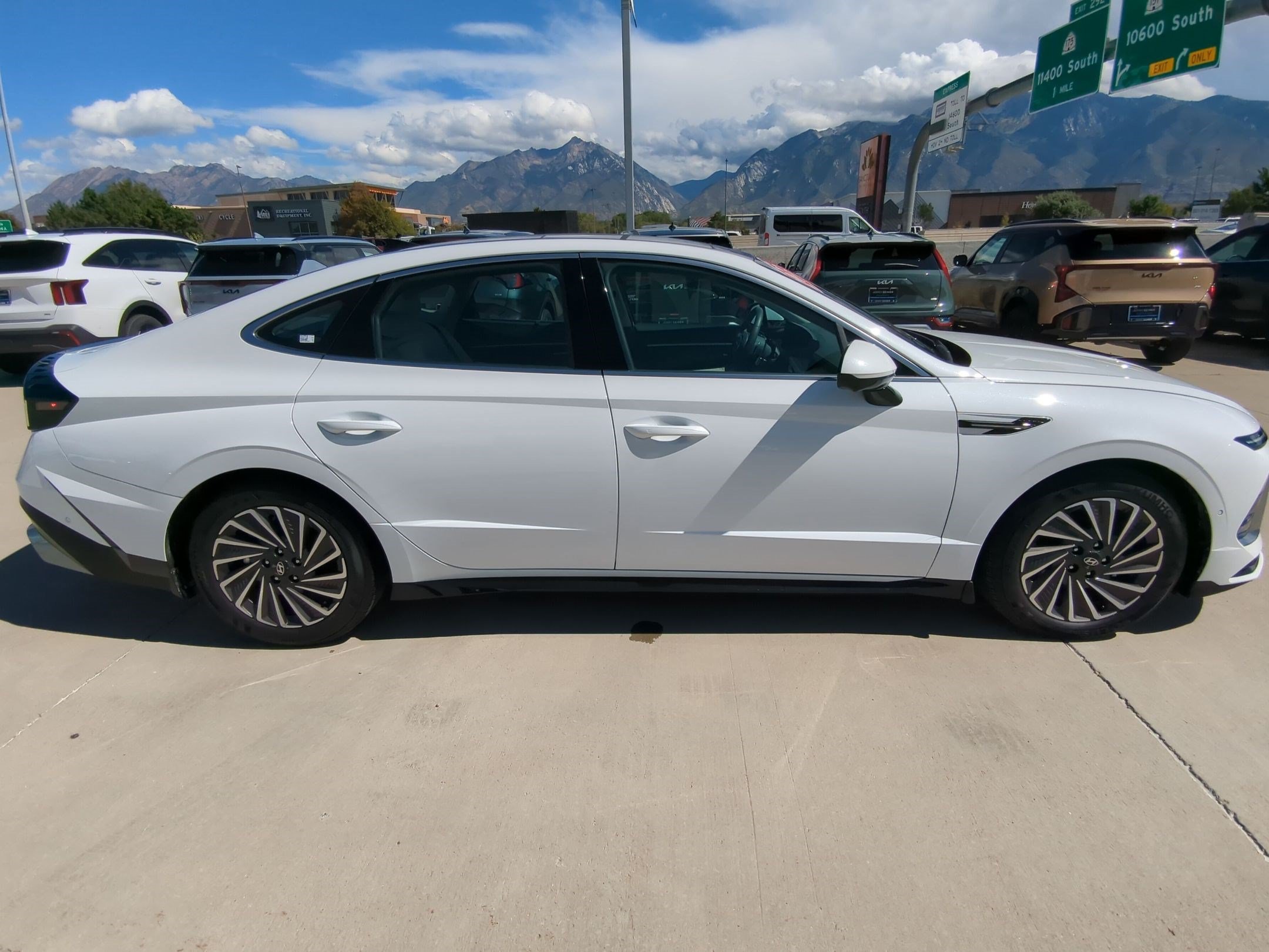 Certified Used 2025 Serenity White Hyundai Limited image 7
