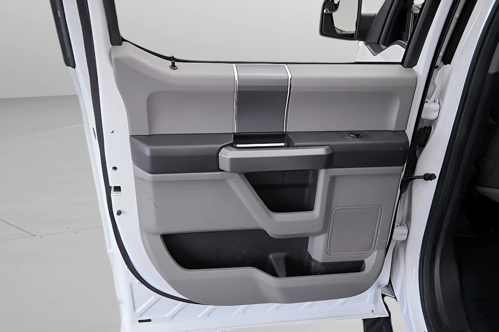 Used 2016 Oxford White Ford XLT image 25