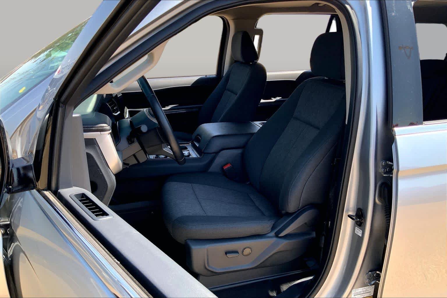2024 Ford Expedition XLT - Photo 8