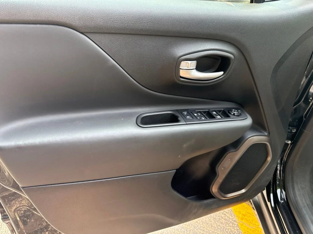 Used 2023 Black Jeep Latitude image 18