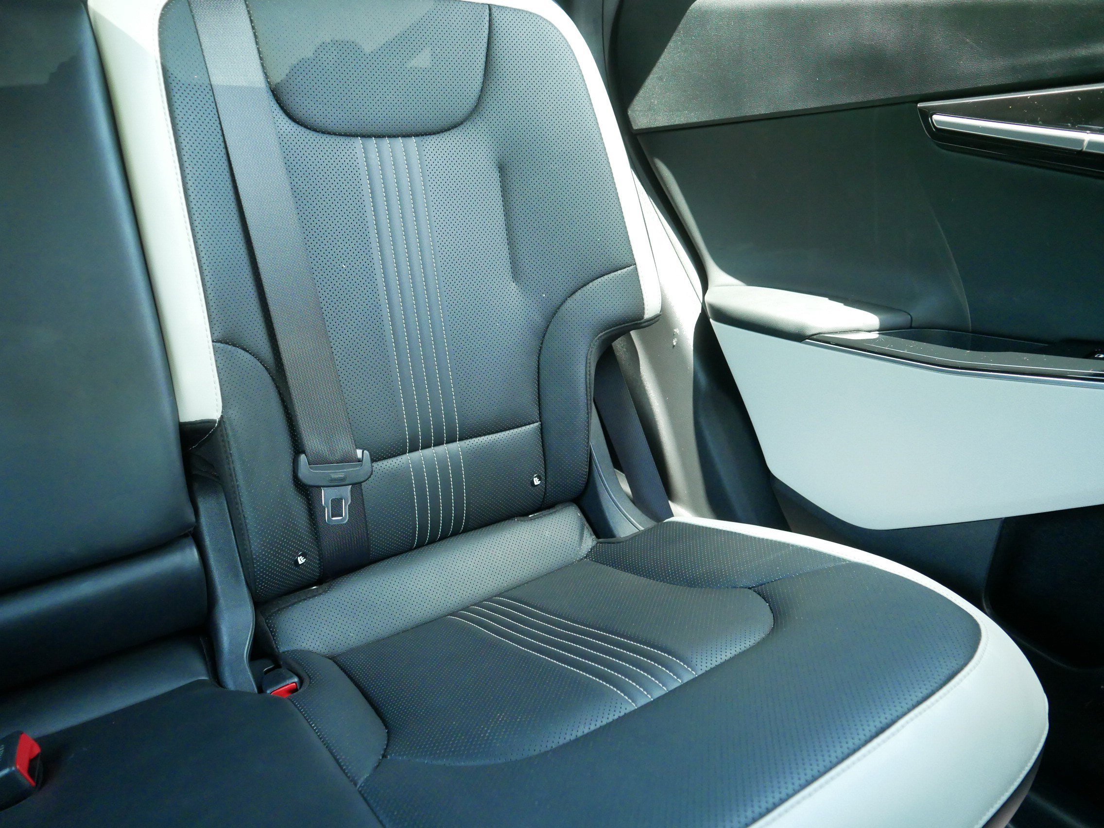 Certified Used 2023 Yacht Blue Kia GT-Line image 14