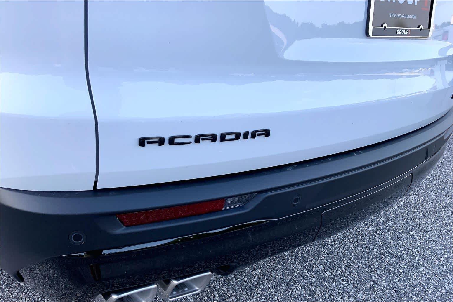 New 2027 Summit White GMC Elevation image 14