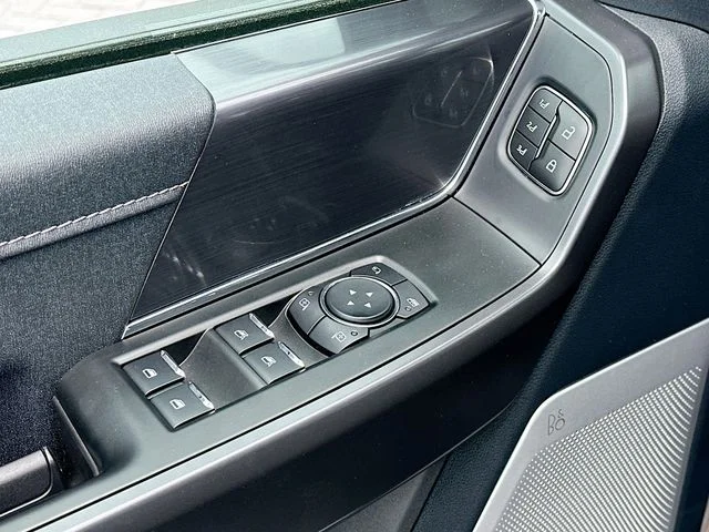 Used 2025 Silver Ford Lariat image 18