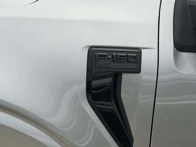 New 2026 Iconic Silver Metallic Ford XLT image 5