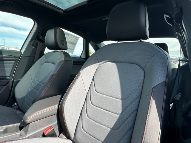 New 2026 Pure White Volkswagen 2.0T Autobahn image 25