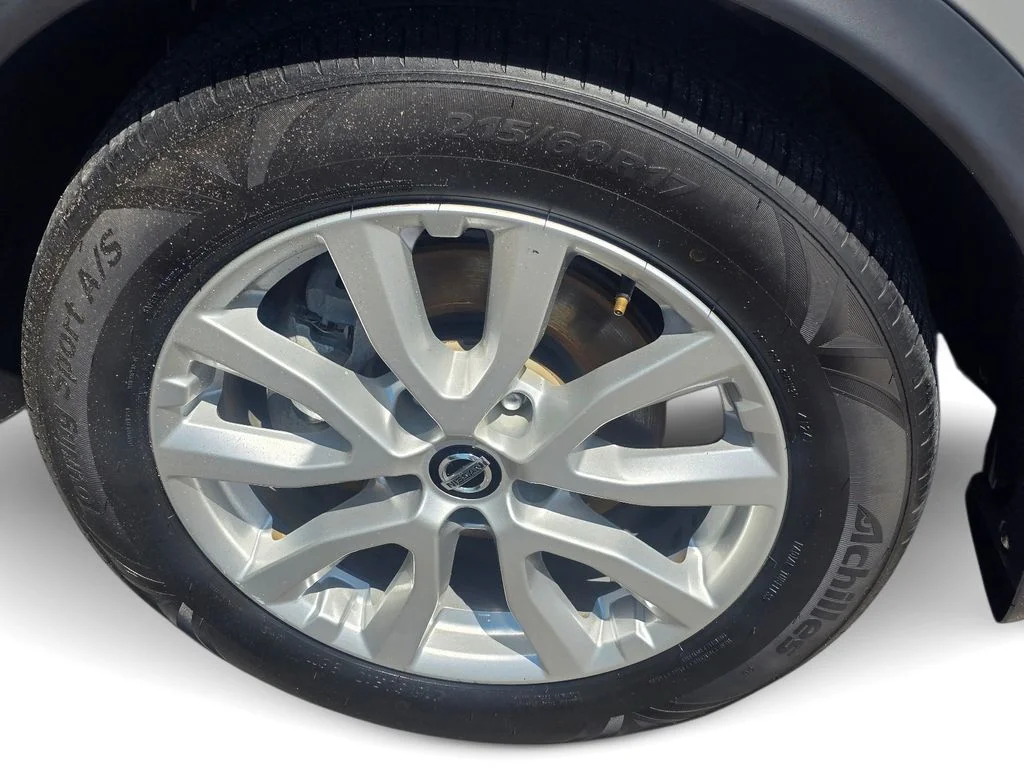Used 2022 Silver Nissan SV image 10