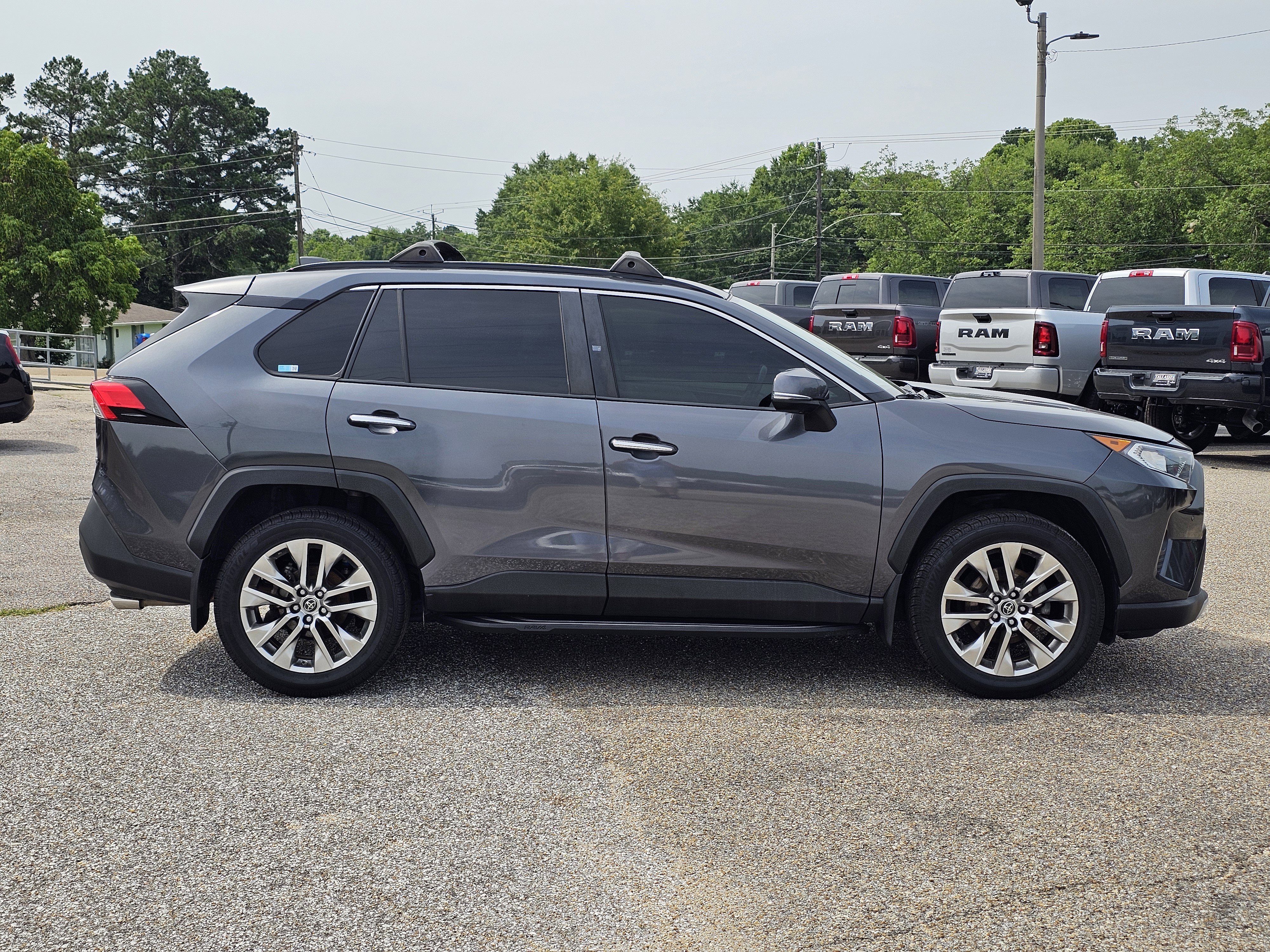 2019 Toyota RAV4 Limited - Photo 7