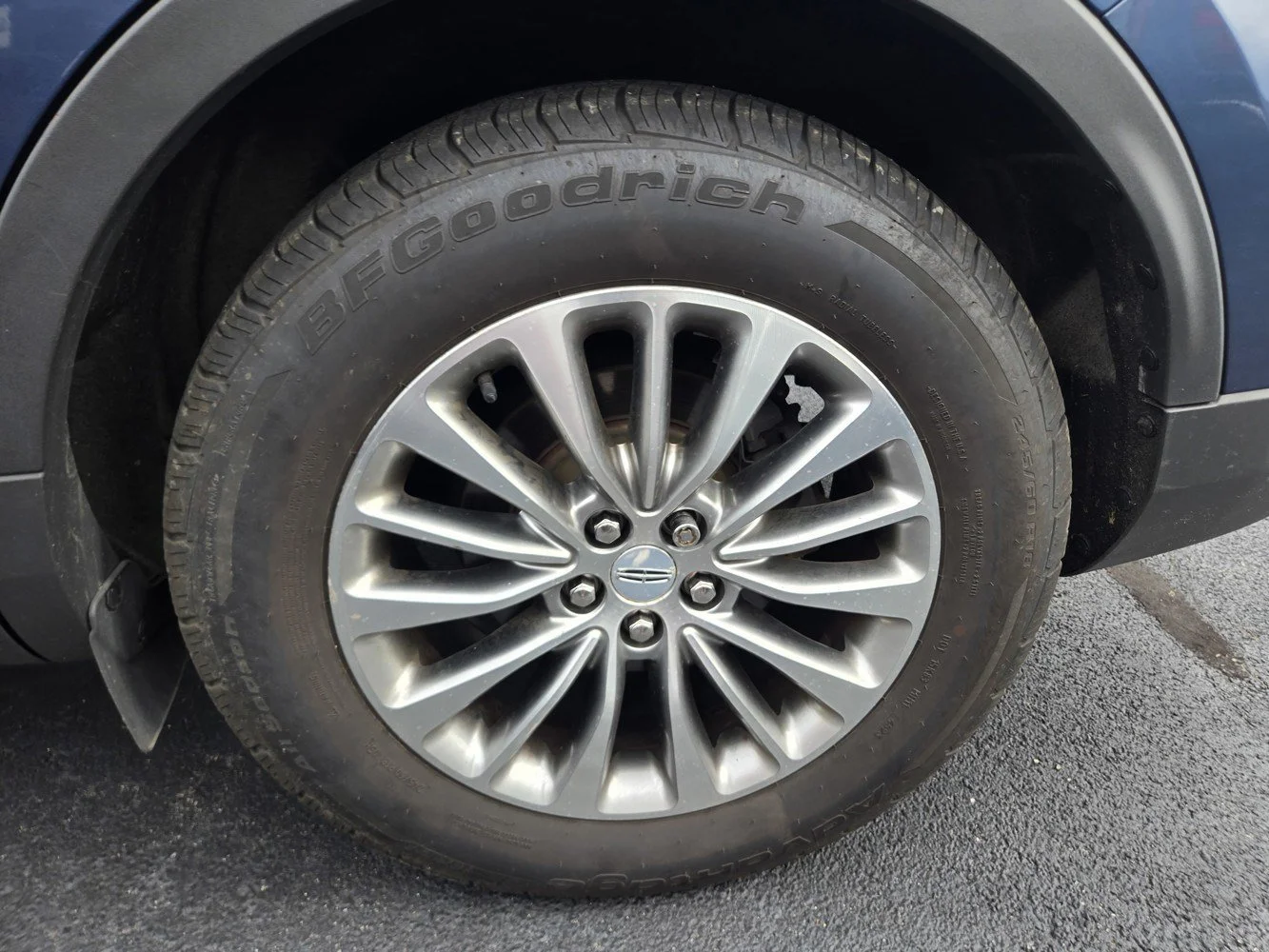 Used 2018 Blue Metallic LINCOLN Select image 45