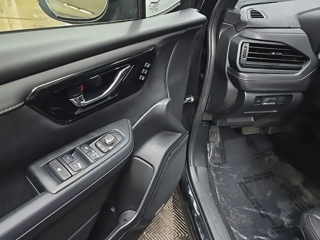 Used 2025 Crystal Black Silica Subaru Touring image 29