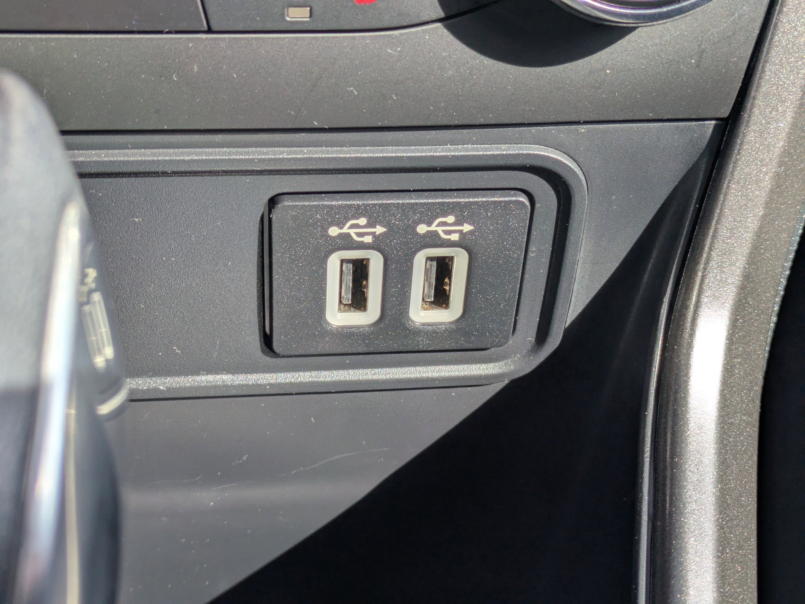 Used 2019 Smoke Metallic Ford SE image 29